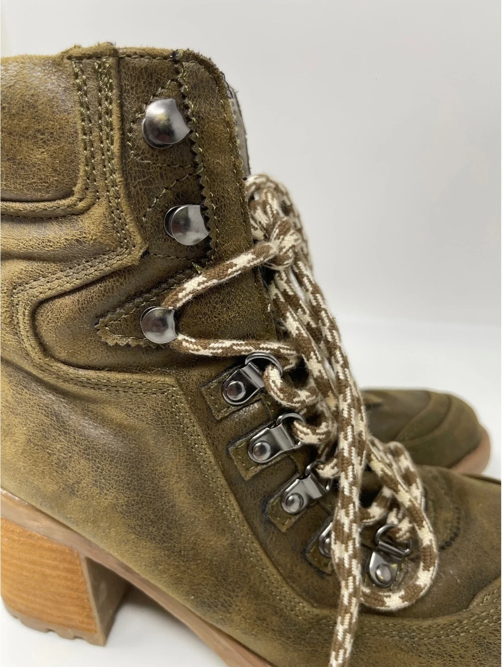 Carlos Santana Womens 7.5 Olive Green Lace Up Block Heel Ankle Hiking Boots